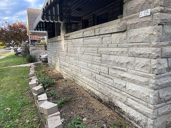 3rd image of 915-917 N Grant Ave