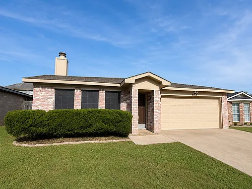 8104 Iris Cir Photo 1