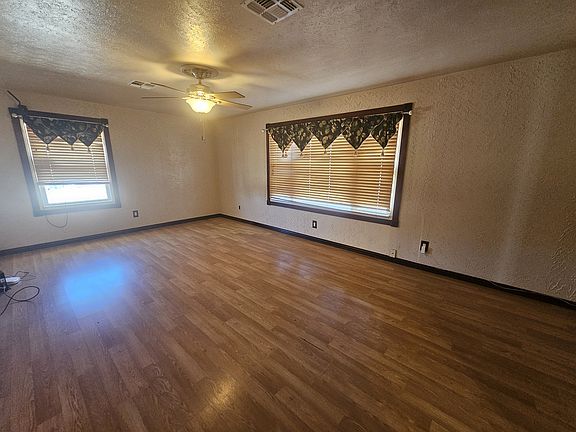 3rd image of 3832 NW Dearborn Ave