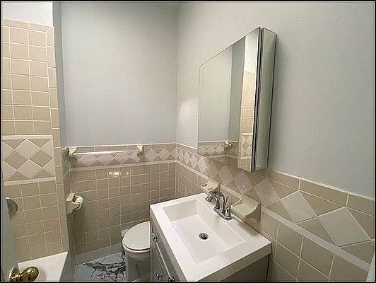 5th image of 253-06 Northern Blvd #2