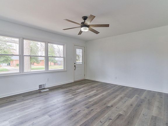 5th image of 1917 N Ruston Ave