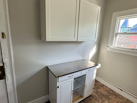 3rd image of 268 Sherman Ave #4A