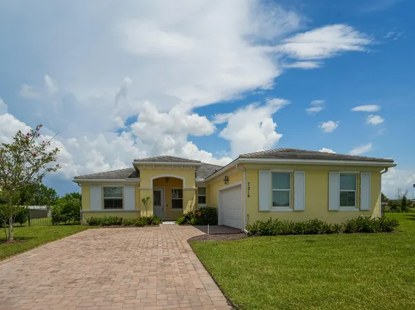 7214 NW Farnsworth Circle, Port St Lucie, FL 34987
