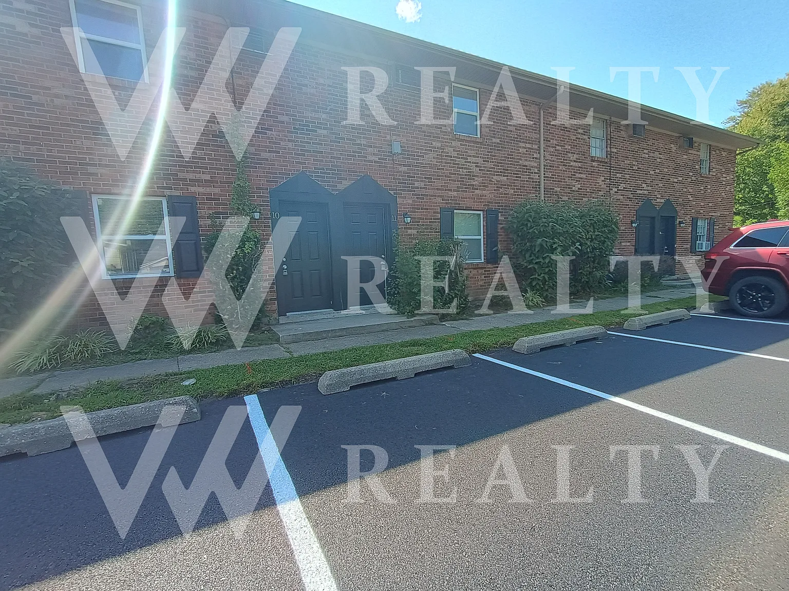 2 bed, 1.5 bath, 900 sqft, $1,025 — Photo 3