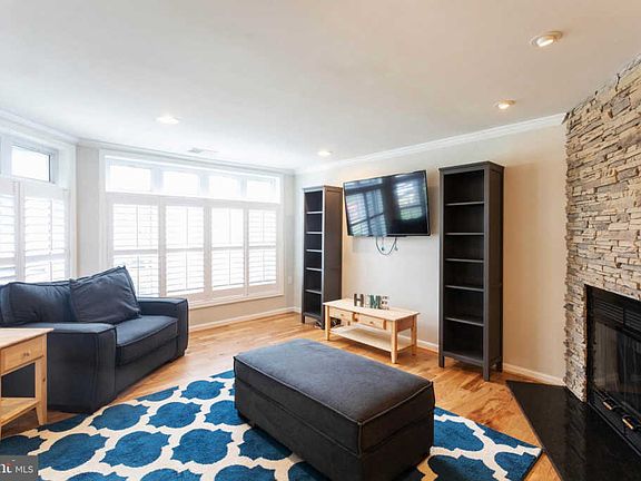 4th image of 1144 Lake Heron Dr #1B