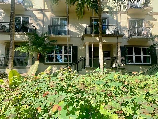 1st image of 2625 NE 14th Avenue #103