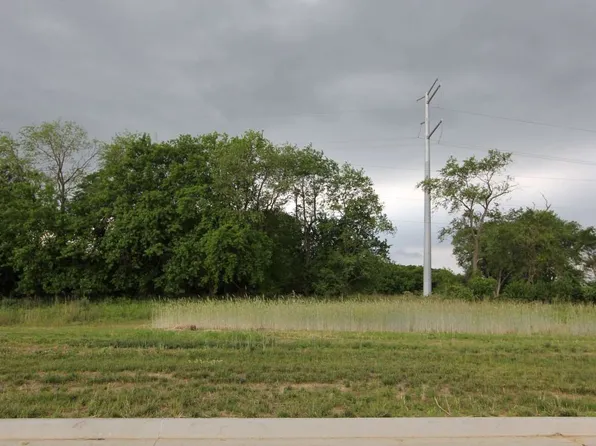 7123 N Water Oak Dr, Edwards, IL 61528