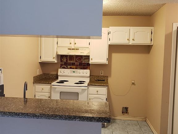 4th image of 3705 Century Dr N