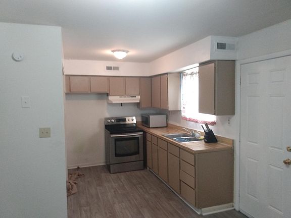 3rd image of 1508 Hill Meadow Ct