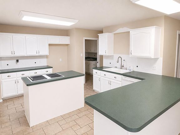 3rd image of 1213 Bremerton Dr
