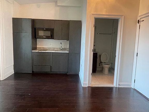 4th image of 917 Saint Paul St APT 6