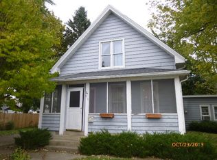 210 E 1st St, Dundee, IL 60118