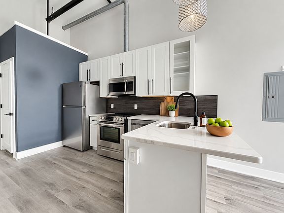 3rd image of 1849 Venango St #103