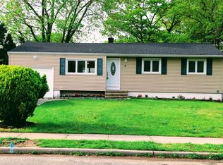 7 Strum St, Brentwood, NY 11717