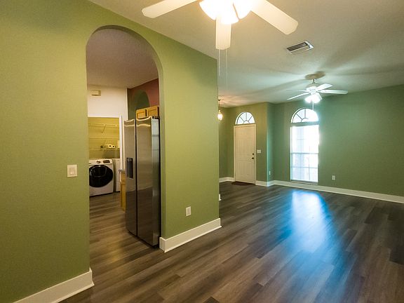 3rd image of 1026 Grand Canyon Dr