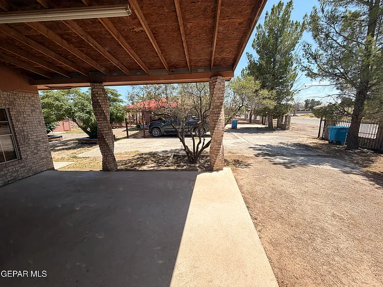 12760 Crisantemo Dr — Photo 30
