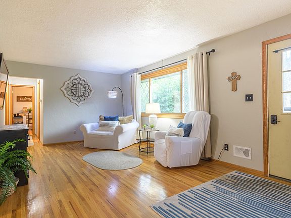 5th image of 2024 Maple St