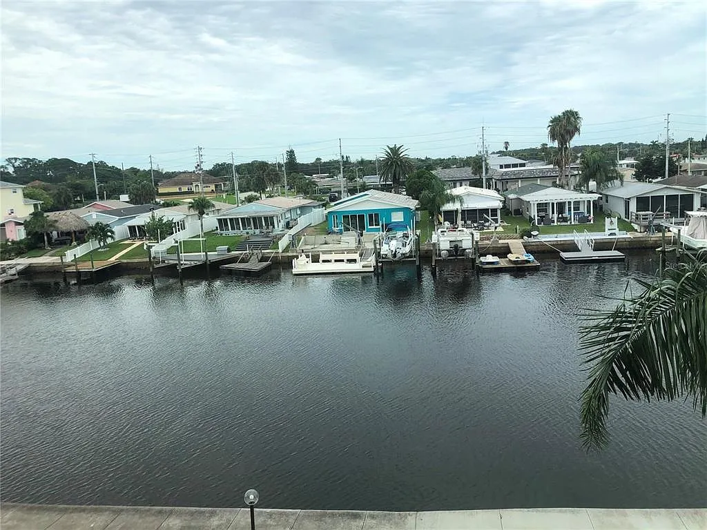 2 bed, 2.0 bath, 1388 sqft, $1,950 — Photo 2