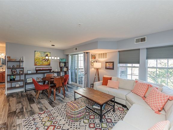 3rd image of 23004 Chandlers Ln APT 225