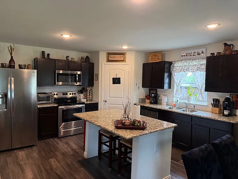 100 N Creek Dr — Photo 10