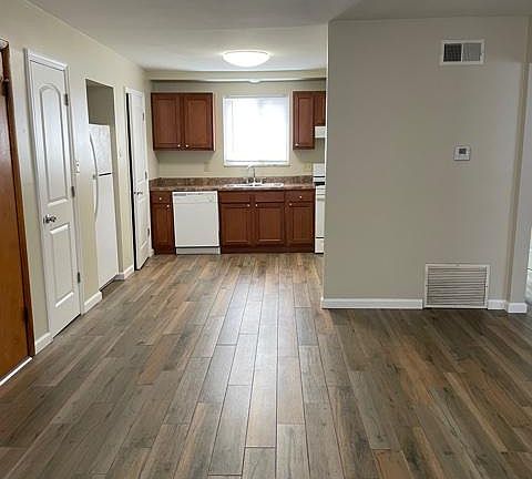 3rd image of 2695 Neil Ave #C
