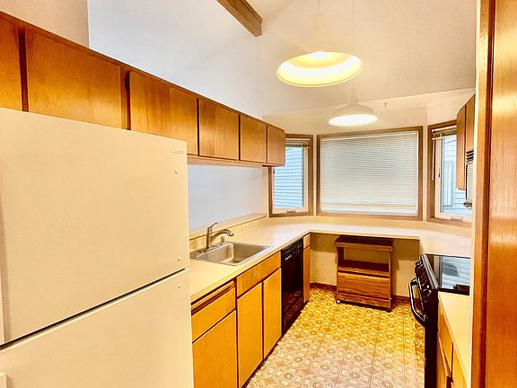 5th image of 11634 NE 70th Pl APT C