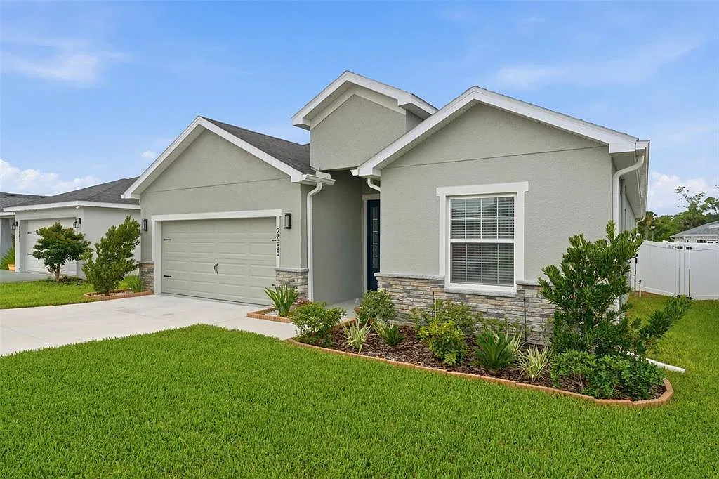 3 bed, 2.5 bath, 2092 sqft, $2,400 — Photo 3