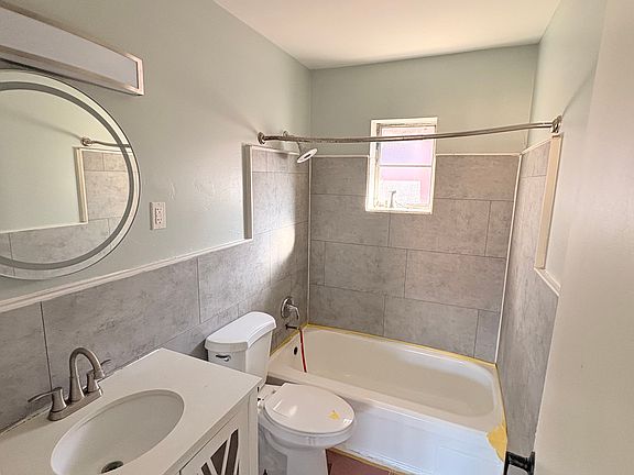 5th image of 2537 Vera Ave #4