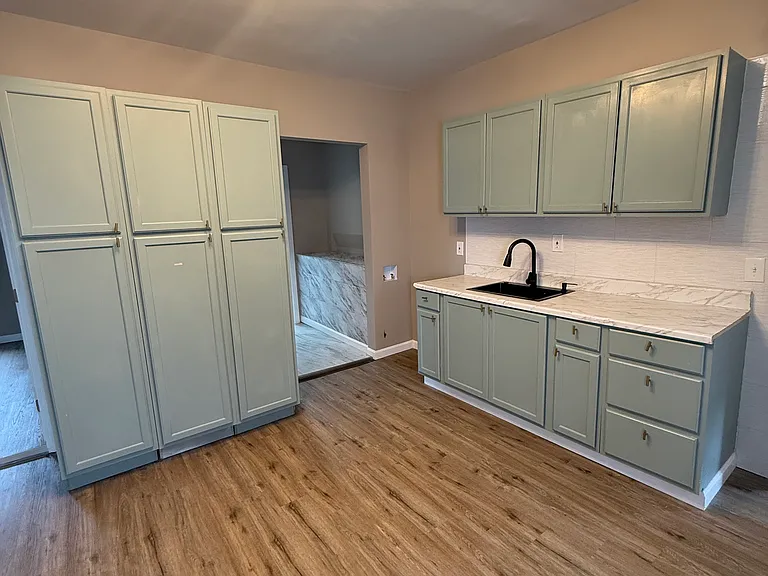 110 Spruce St #1 — Photo 1