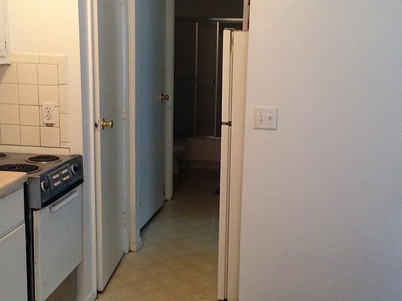 3rd image of 336 Firwood Dr APT F