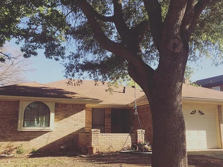 4717 Beall Blvd — Photo 3