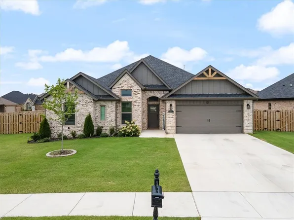 1309 Montichiello St, Tontitown, AR 72762