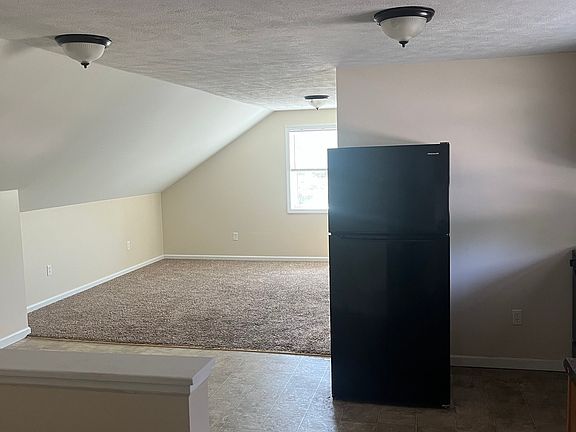 2nd image of 87 1/2 Waterford St #B
