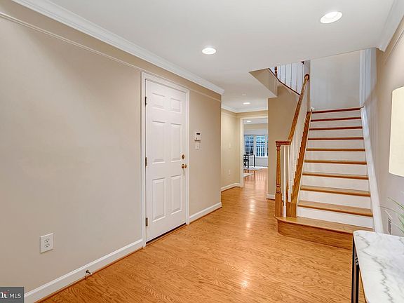 4th image of 4182 Lower Park Dr