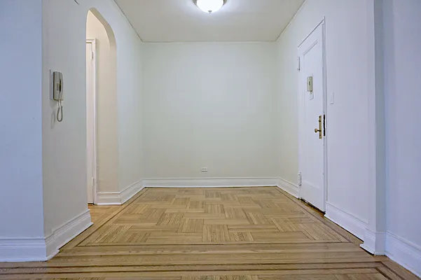 Rented by Metropolitan Equities | media 5