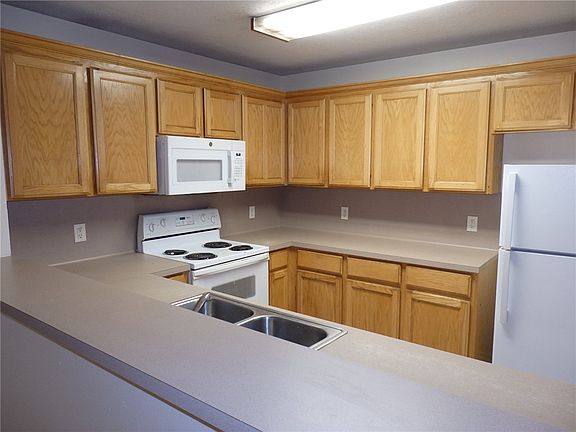 5th image of 1012 Bougainvillea St