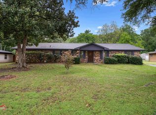 300 Fenton Rd, Longview, TX 75604