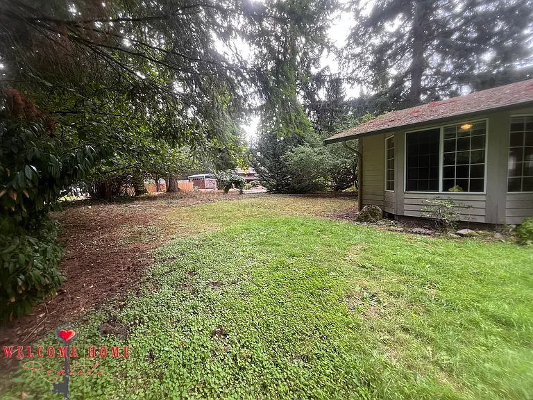 17819 Upland Dr SE — Photo 3