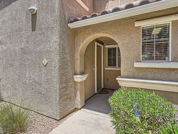 2nd image of 25 Red Oak Canyon St Unit 1