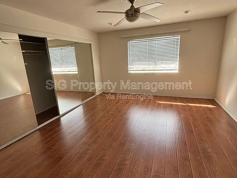 10208 Pinewood Ave #5 — Photo 7
