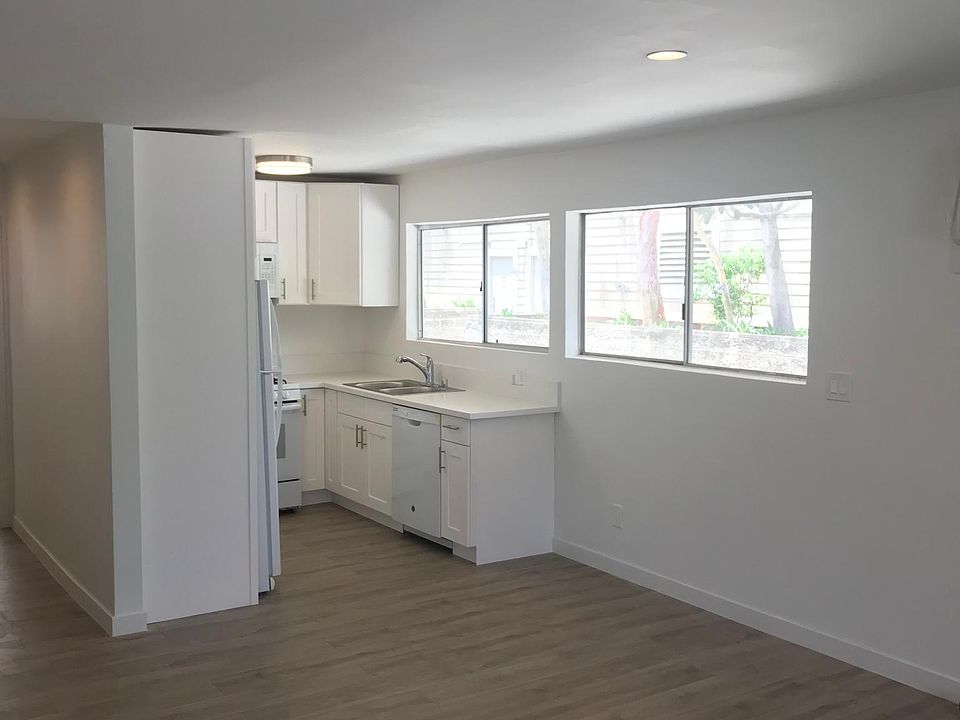 1st image of 921 Granville Ave APT 5