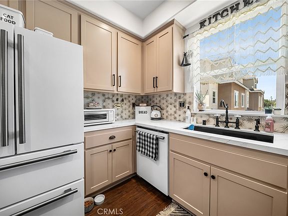 5th image of 6198 Lincoln Ave. #18