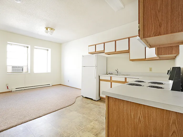 6 North Main Street - Downtown apartments on second floor above commercial spaces. — Photo 22