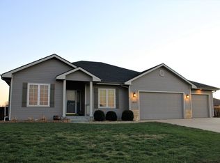 1839 NW 49th St, Topeka, KS 66618