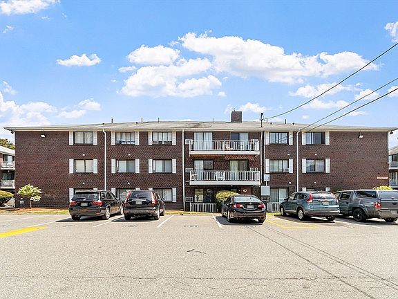 3rd image of 272 E Haverhill St APT 20