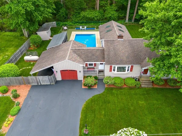 12 Garrison Road, Salem, NH 03079