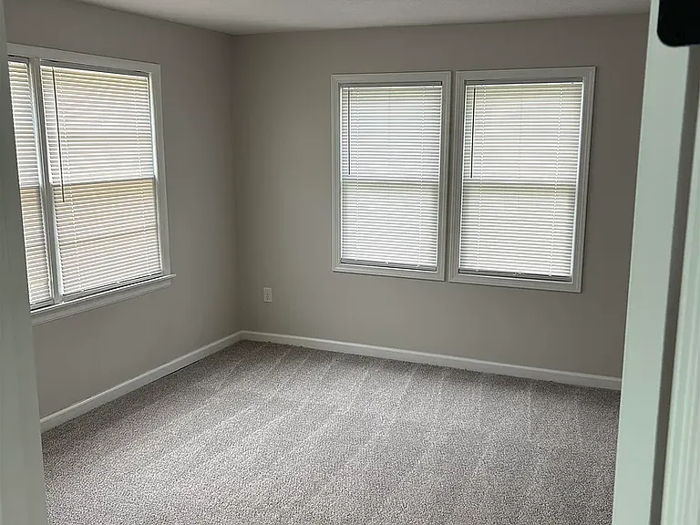 428 N Clayton Ave — Photo 5