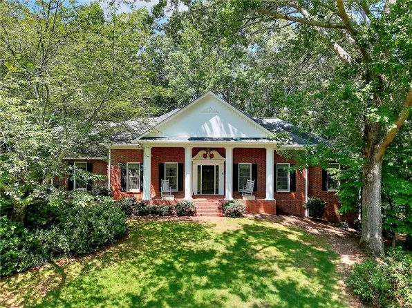 12020 Brookfield Club Dr, Roswell, GA 30075