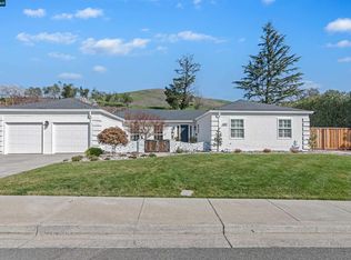 1197 Larch Ave, Moraga, CA 94556