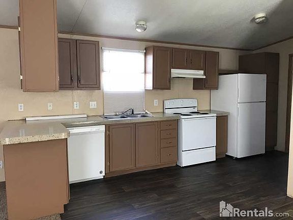 4th image of 808 Saint Moritz Dr #114